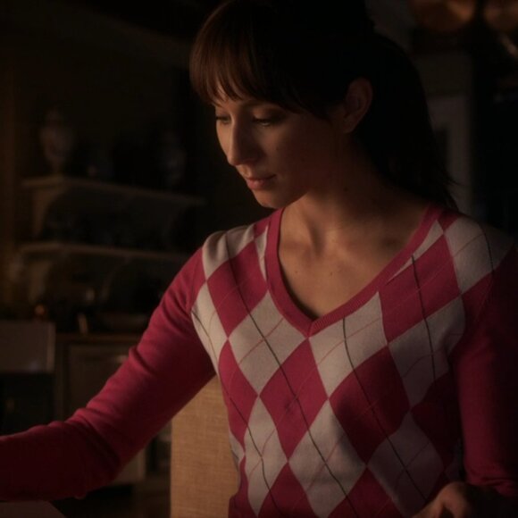 Tommy Hilfiger Argyle V-Neck Sweater ASO Spencer Hastings - Picture 9 of 10